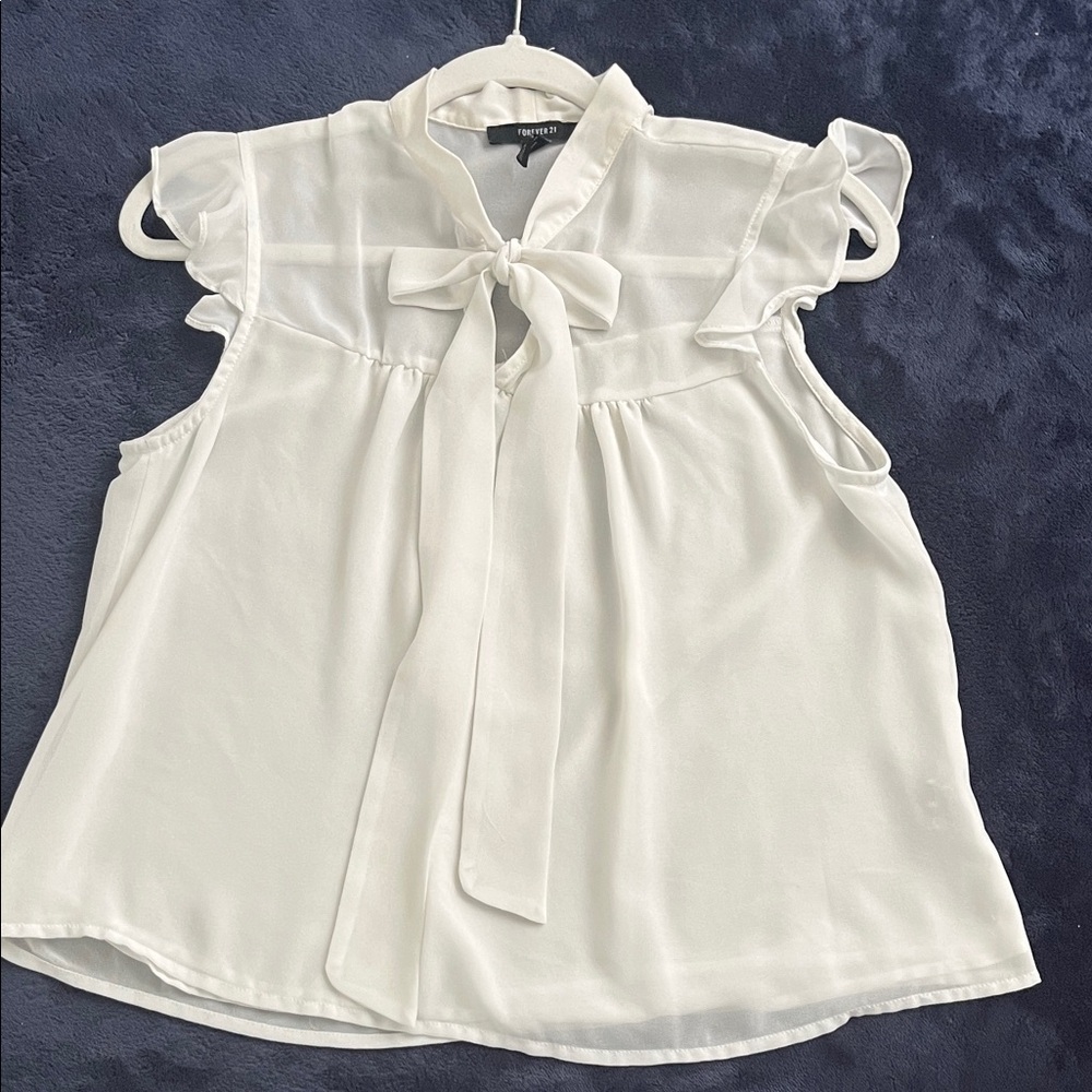 43# Forever 21 White Sleeveless Blouse